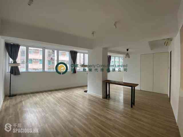 Sai Ying Pun - Sun Luen Building 02