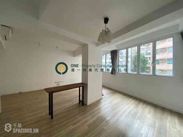 Sai Ying Pun - Sun Luen Building 04