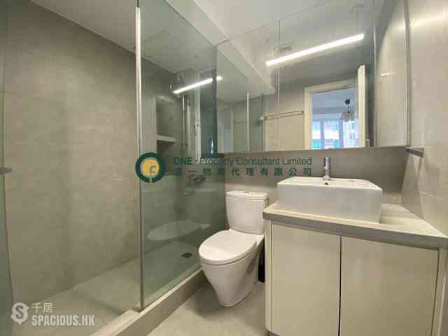 Sai Ying Pun - Sun Luen Building 06