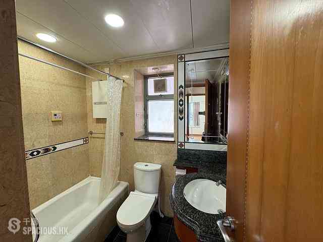 Tiu Keng Leng - Ocean Shores Phase 3 Block 17 06