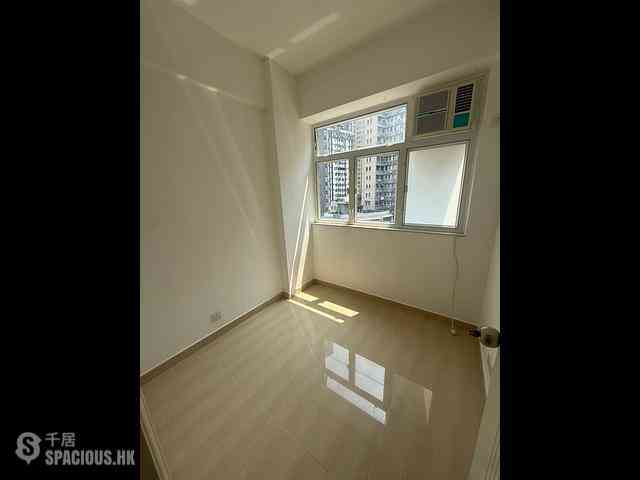 Sai Ying Pun - Samtoh Building 07