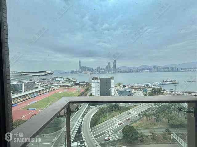 Wan Chai - The Gloucester 01