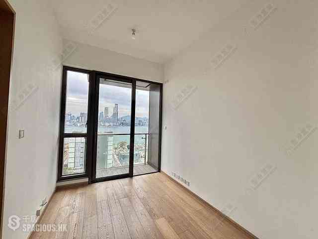 Wan Chai - The Gloucester 04