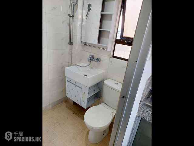 Sai Ying Pun - Good Times Building 04