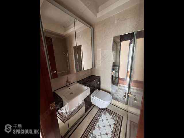 Tai Kok Tsui - One Silversea 06