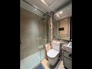 Wan Chai - The Avenue Phase 2 Block 1 02