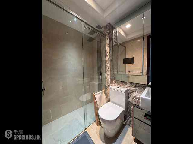 Wan Chai - The Avenue Phase 2 Block 1 02
