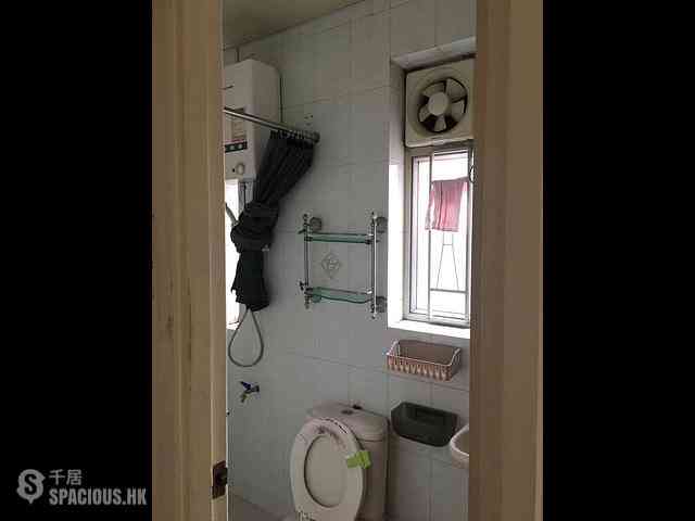 Sai Ying Pun - Lee Wah Mansion 02