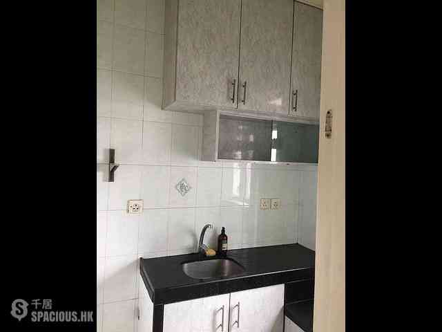 Sai Ying Pun - Lee Wah Mansion 06
