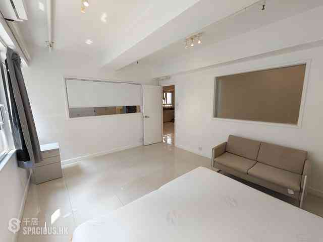 Sheung Wan - 8-10, Mercer Street 11
