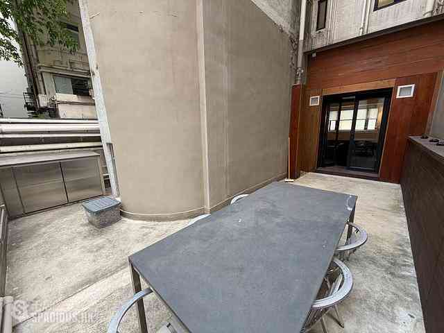 Poho - 32, Tung Street 05