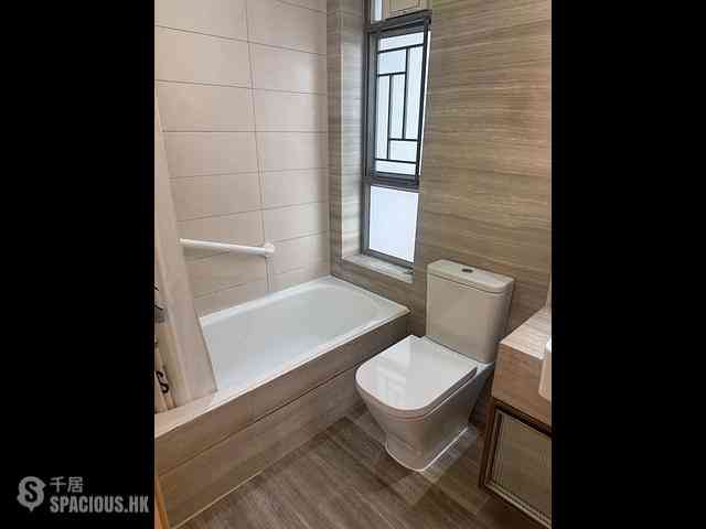 Sai Ying Pun - Island Crest Block 2 06