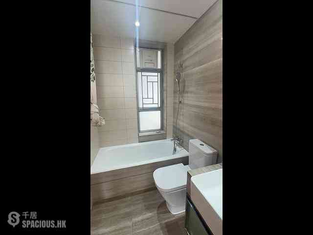 Sai Ying Pun - Island Crest Block 2 07