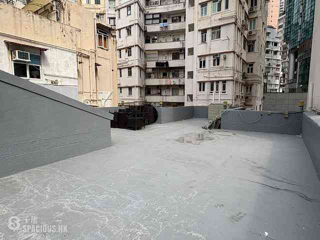 Happy Valley - 9-11, Sing Woo Road 10