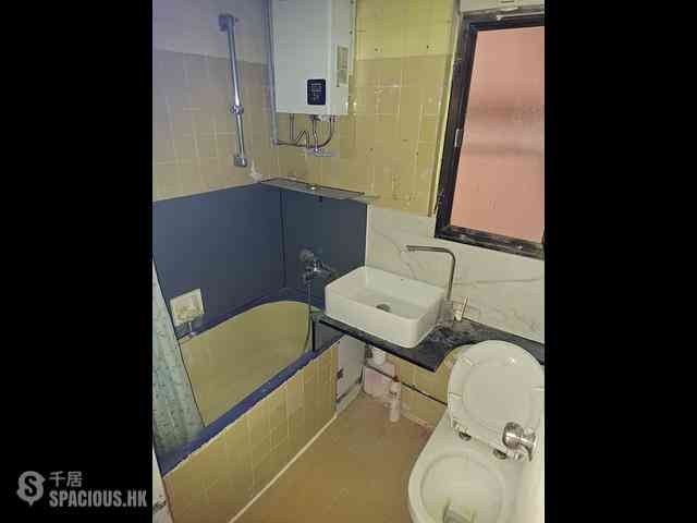 Causeway Bay - Lok Sing Centre Block B 04