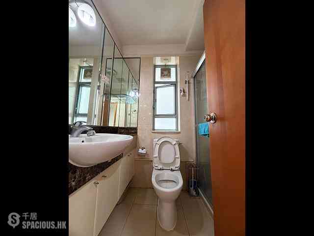 Tung Chung - Seaview Crescent Block 5 07