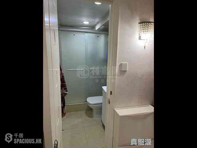 Sha Tin - Hilton Plaza Block A 06