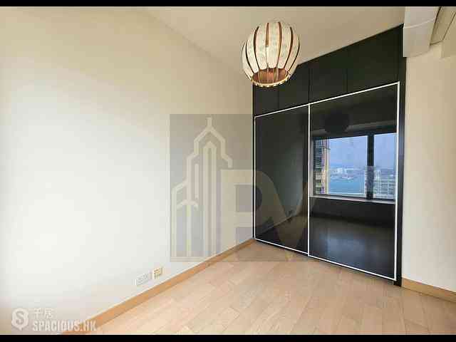 Sai Ying Pun - Island Crest 04