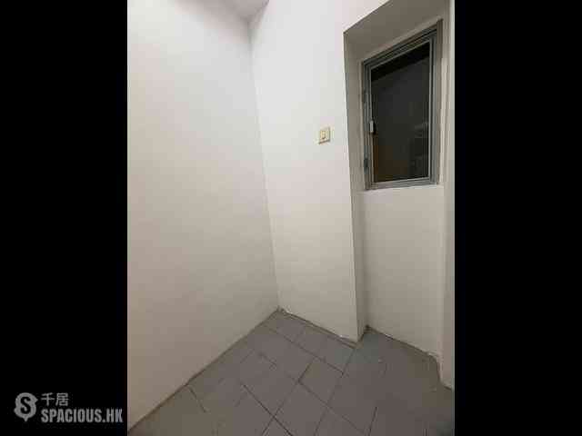 Tung Chung - Coastal Skyline Phase 1 Block 3 03