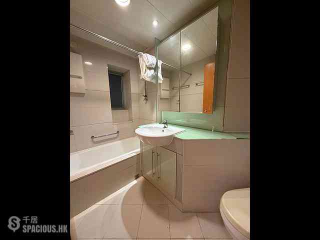 Tung Chung - Coastal Skyline Phase 1 Block 3 04