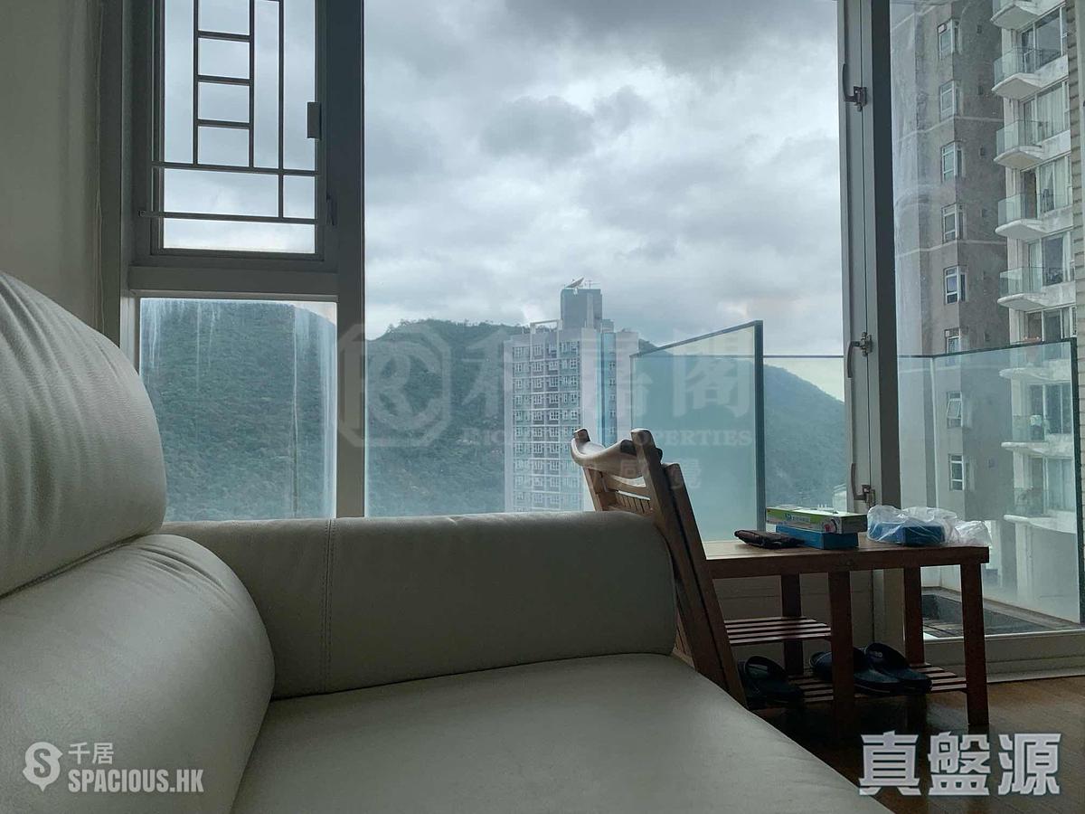 Quarry Bay - The Orchards Block 2 01