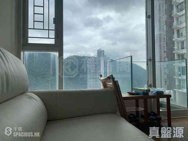 Quarry Bay - The Orchards Block 2 01