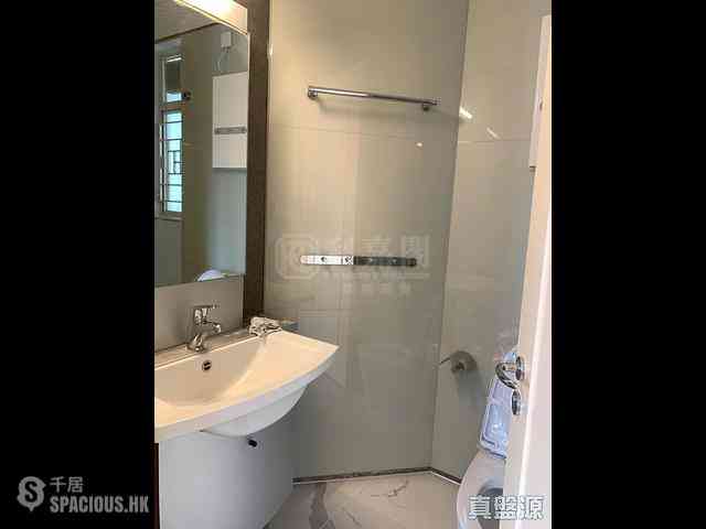 Quarry Bay - The Orchards Block 2 02