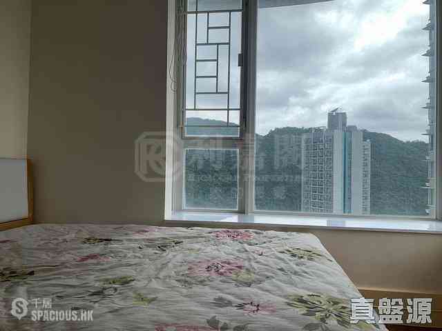 Quarry Bay - The Orchards Block 2 03