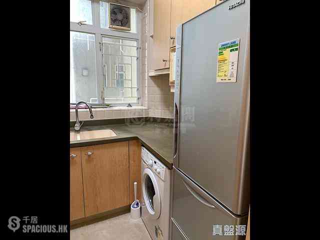 Quarry Bay - The Orchards Block 2 04