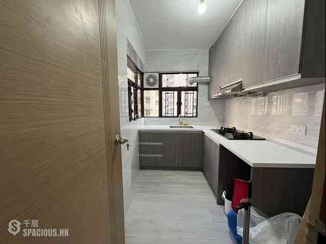 Sai Ying Pun - Kwong Fung Terrace 03