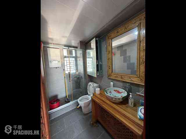 Pok Fu Lam - Baguio Villa Block 18 04