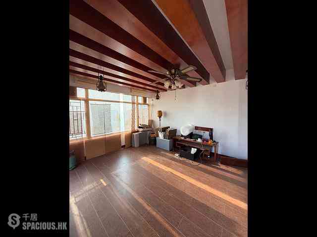 Pok Fu Lam - Baguio Villa Block 18 12