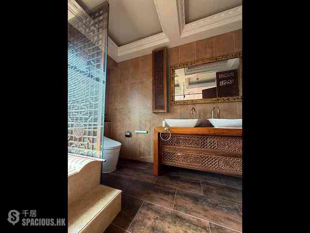 Pok Fu Lam - Baguio Villa Block 18 15