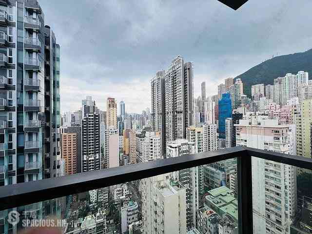 Sai Ying Pun - Two・Artlane 01
