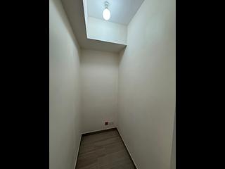 Sai Ying Pun - Centre Place 06