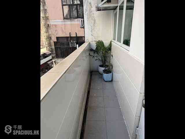 Sai Ying Pun - Wai Tak Building 01