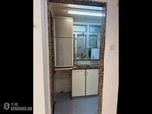 Sai Ying Pun - Wai Tak Building 04