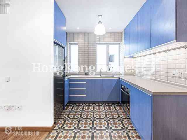 Causeway Bay - Lai Yuen Apartments 02