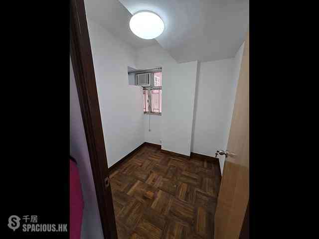 Wan Chai - Chung Nam Mansion 07