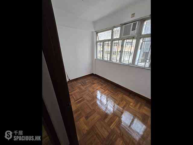 Wan Chai - Chung Nam Mansion 08