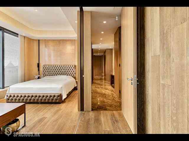 Mid Levels Central - Gramercy 22