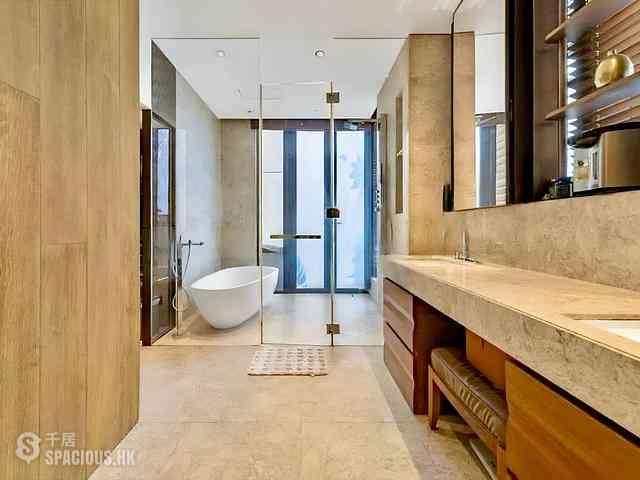 Mid Levels Central - Gramercy 23