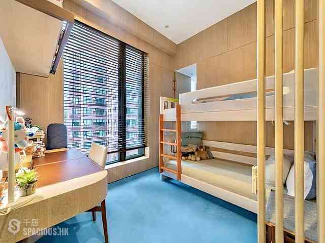 Mid Levels Central - Gramercy 28