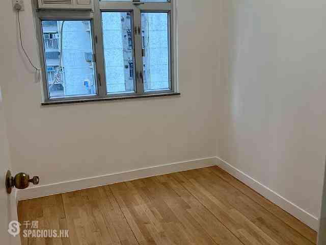 Kennedy Town - Luen Tak Apartments 04