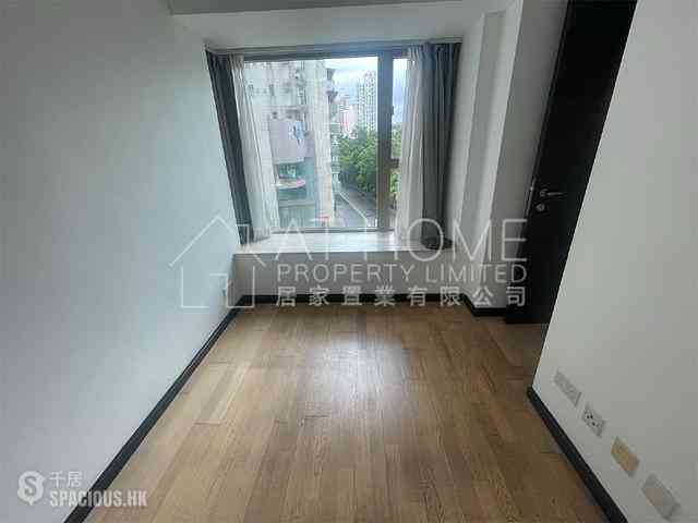 Sai Ying Pun - Centre Place 03