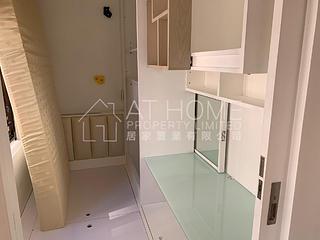 Mid Levels Central - Good View Court 05