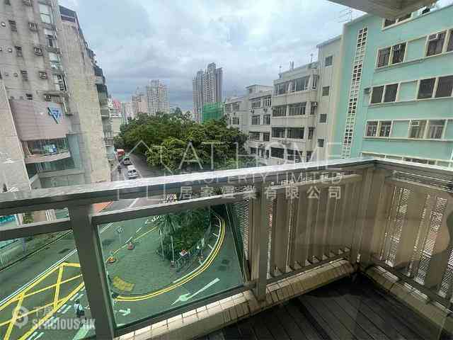 Sai Ying Pun - Centre Place 07