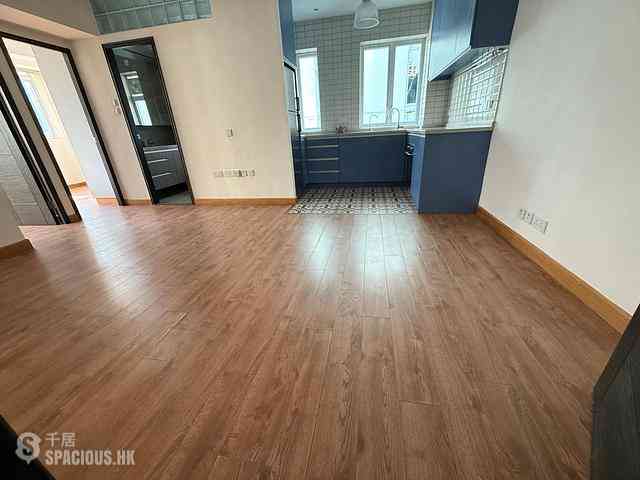 Causeway Bay - Lai Yuen Apartments 03
