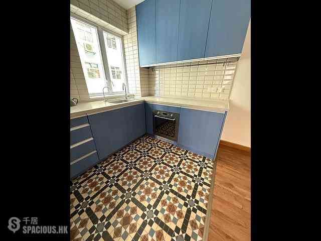 Causeway Bay - Lai Yuen Apartments 04