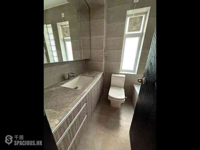 Causeway Bay - Lai Yuen Apartments 07